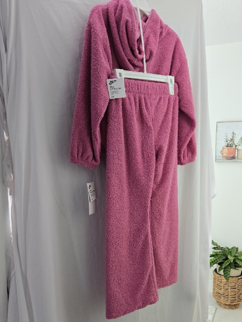 Nike Kids Plush Hooded Set in Rose Pink - Picture 4 of 6